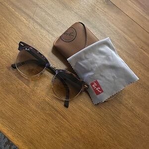 Ray Ban Clubmaster Fleck Sunglasses